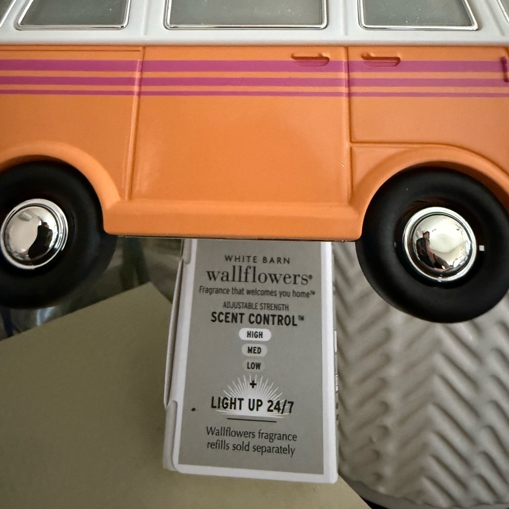 ๐๐ BATH & BODY WORKS LIMITED EDITION โSURF VANโ WALLFLOWERS NIGHTLIGHT. NEW! - Picture 6 of 10